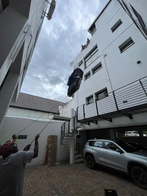 Hoisting a bundle up a building